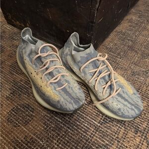 Yeezy - Knit Slip-On Sneakers in Grey and Pale Yellow